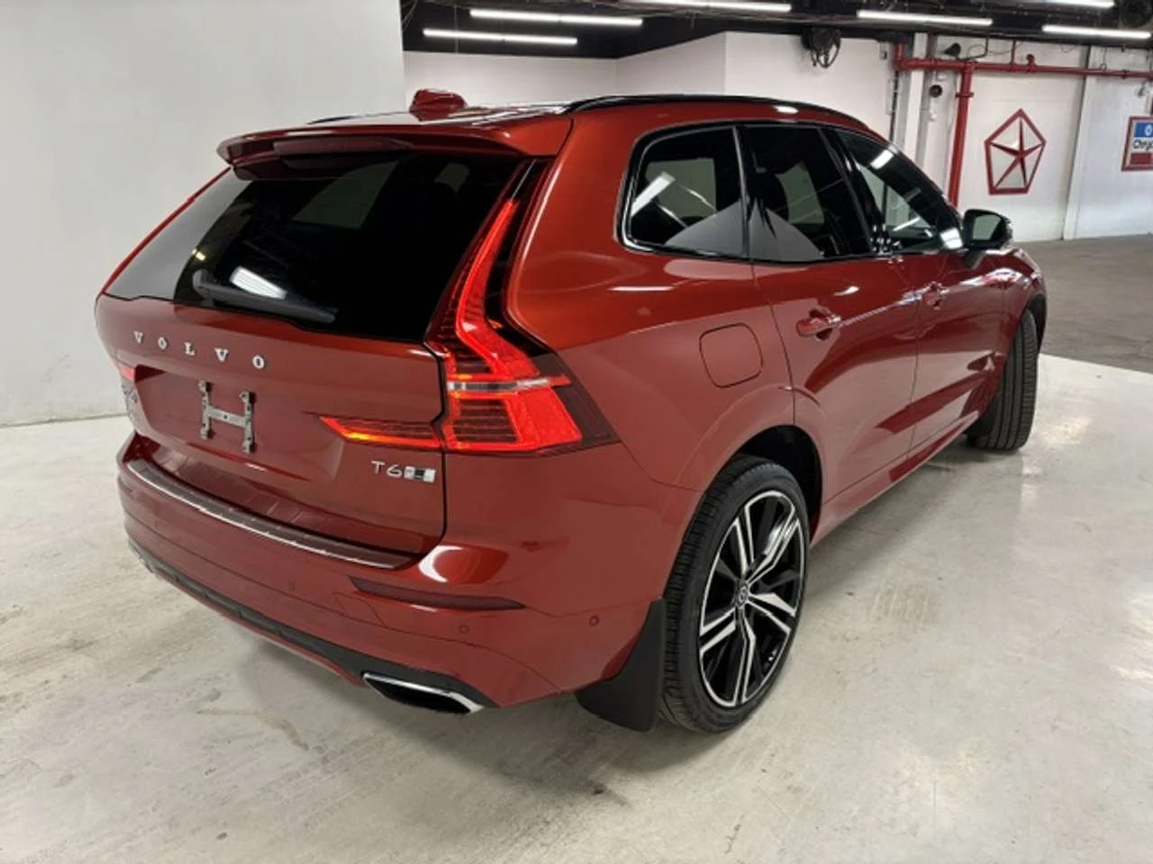 Volvo XC60 T6 R-Design, снимка 7 - Автомобили и джипове - 56697505