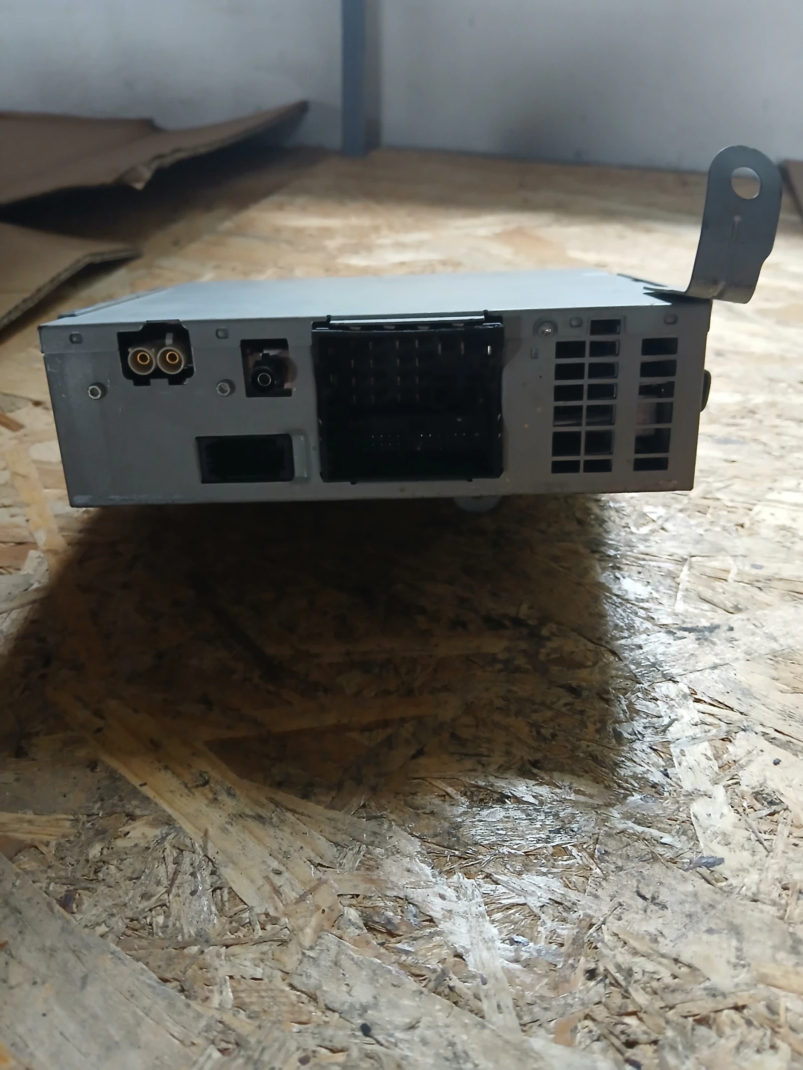 4G0 035 061 C. радио усилвател VW Touareg 2012г , снимка 2 - Части - 56265857