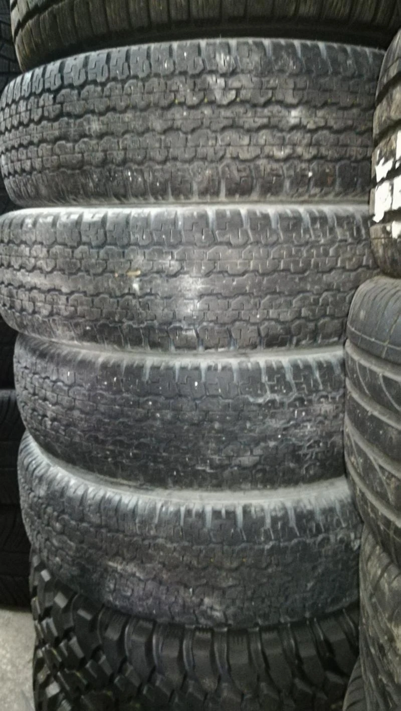 Гуми Зимни 205/80R16, снимка 1 - Гуми и джанти - 26739739