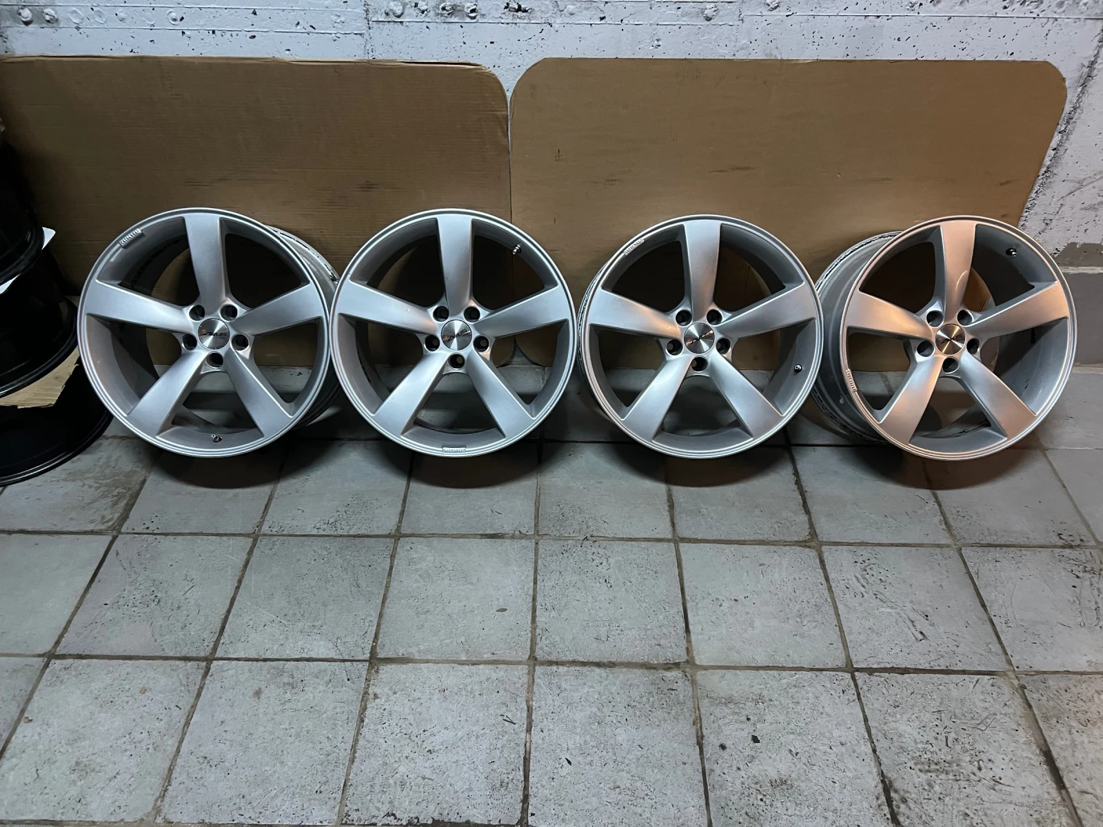 ������ | Mobile.bg � ����������� 4