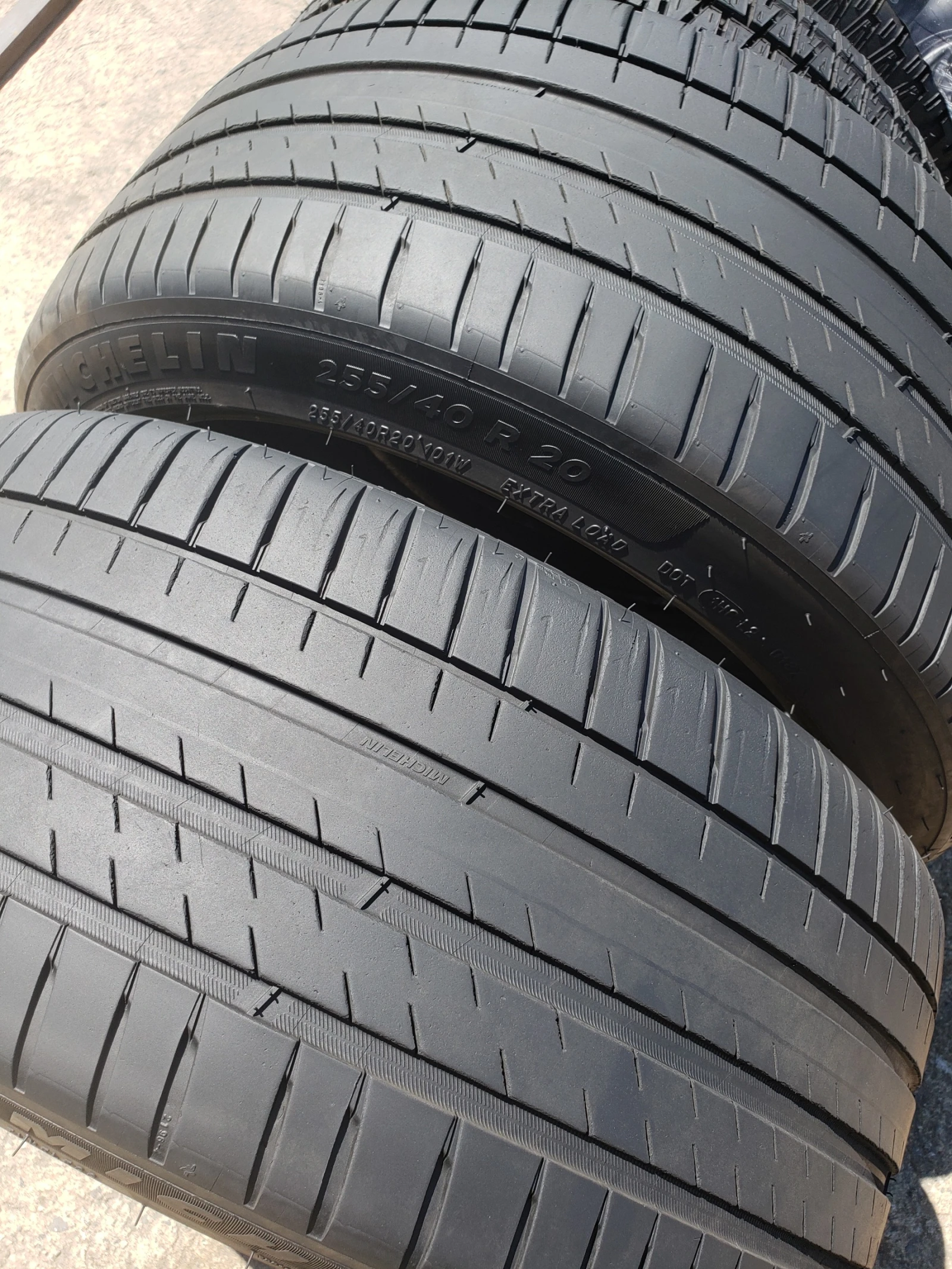 Гуми Летни 255/40R20, снимка 4 - Гуми и джанти - 54594344