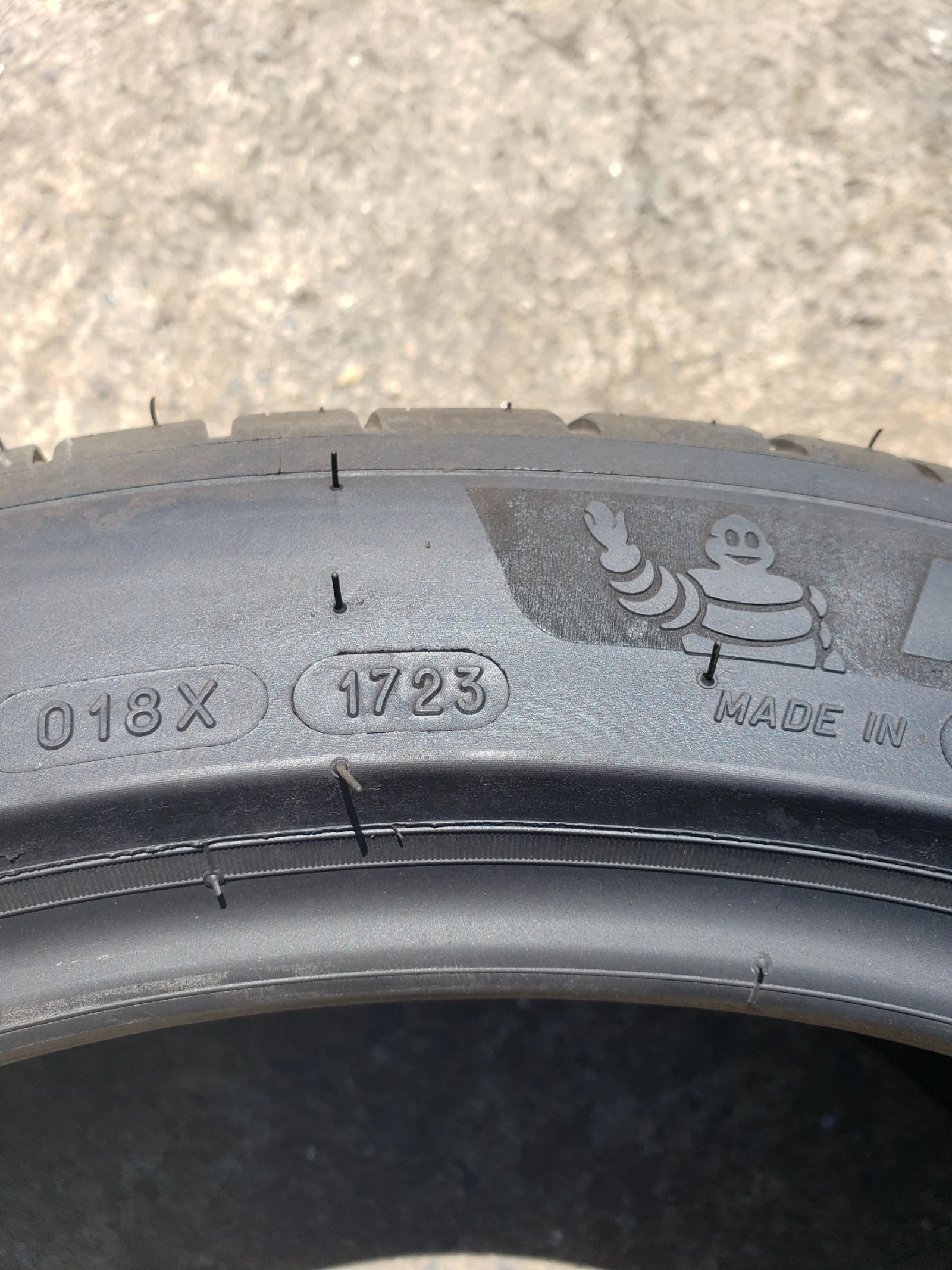 Гуми Летни 255/40R20, снимка 6 - Гуми и джанти - 54594344