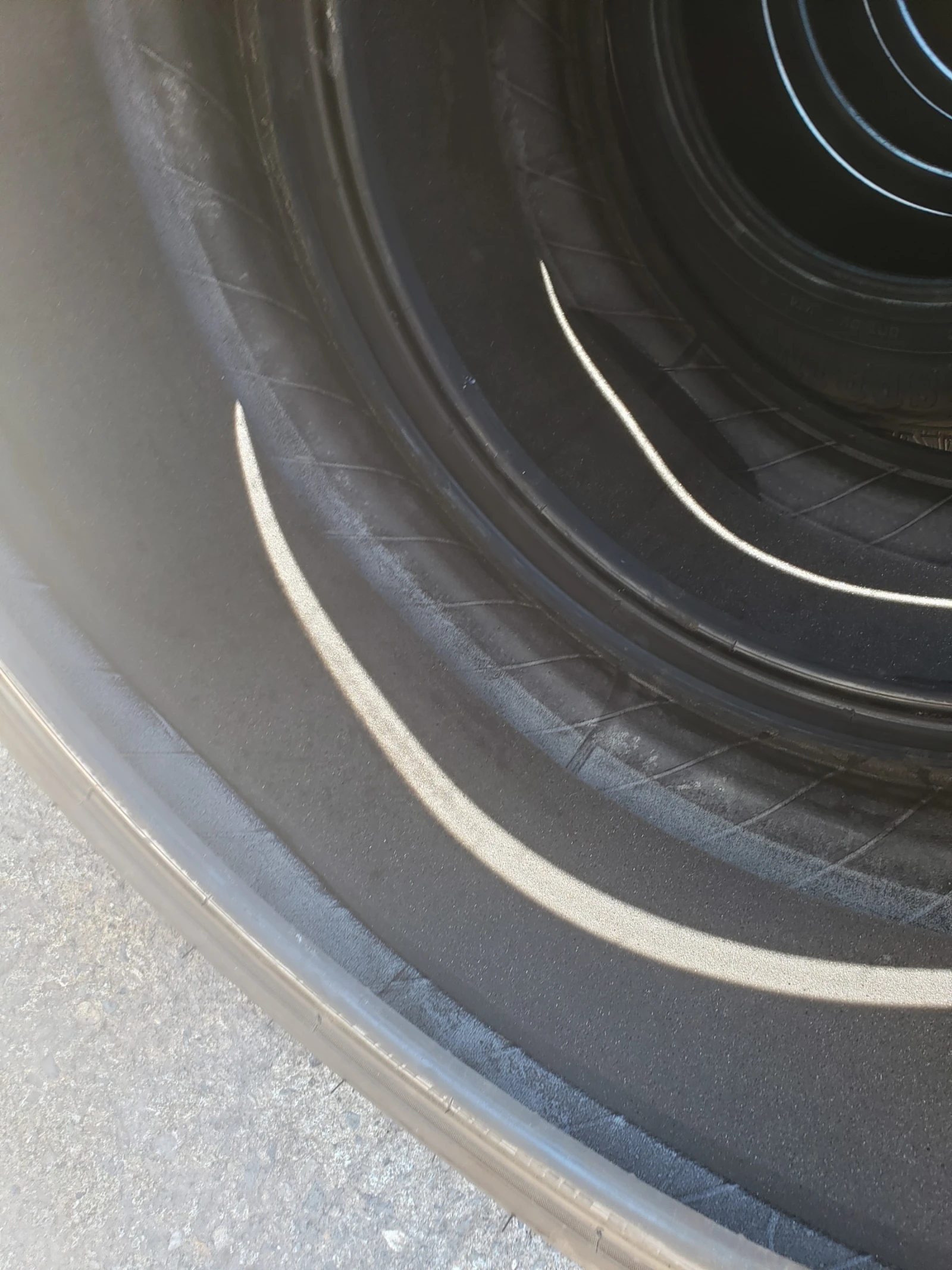 Гуми Летни 255/40R20, снимка 5 - Гуми и джанти - 54594344