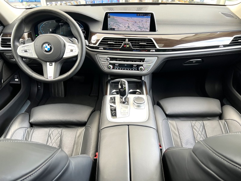 BMW 745 Le/PLUG-IN/LONG/xDrive/M-SPORT/HUD/H&K/PANO/3xTV/, снимка 12 - Автомобили и джипове - 44368721