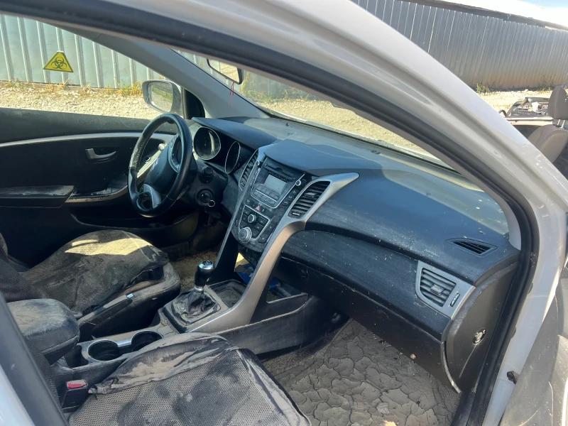 Hyundai I30 1.6CRDI, снимка 5 - Автомобили и джипове - 47386395