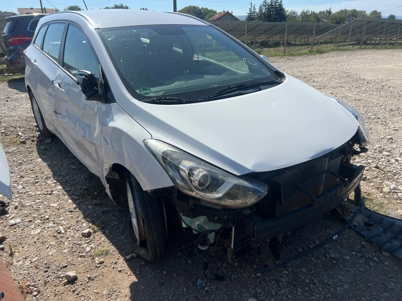 Hyundai I30 1.6CRDI, снимка 2 - Автомобили и джипове - 47386395