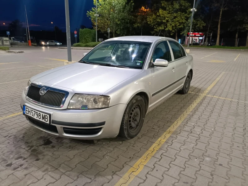 Skoda Superb, снимка 4 - Автомобили и джипове - 47530062