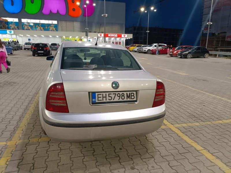 Skoda Superb, снимка 7 - Автомобили и джипове - 47530062