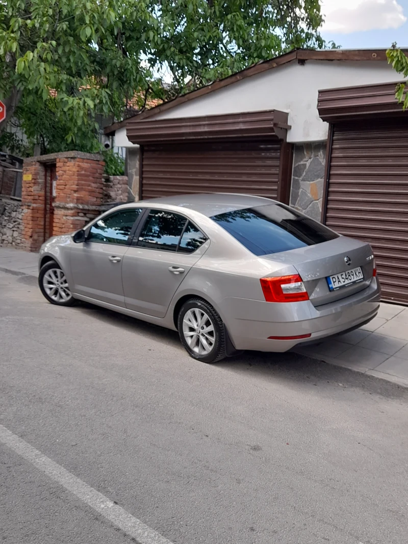 Skoda Octavia 2.0 TDI  4x4, снимка 2 - Автомобили и джипове - 49217103