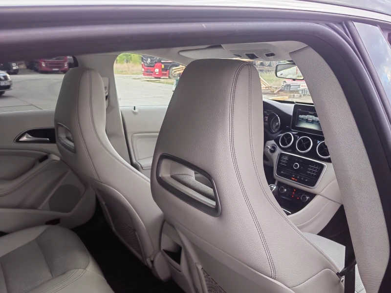 Mercedes-Benz CLA 200, снимка 12 - Автомобили и джипове - 52680184