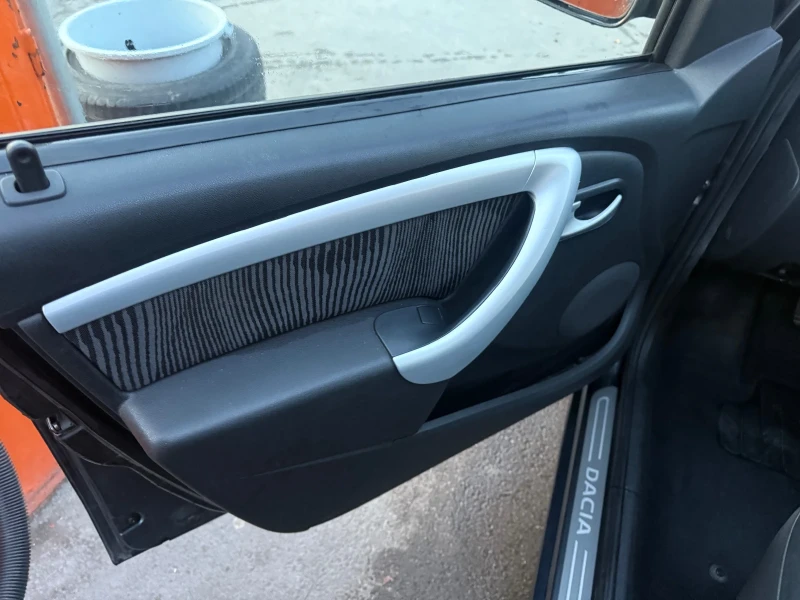 Dacia Sandero 1.4 Газова уредба, снимка 7 - Автомобили и джипове - 52428413