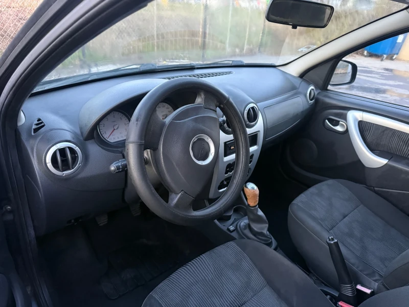 Dacia Sandero 1.4 Газова уредба, снимка 8 - Автомобили и джипове - 52428413
