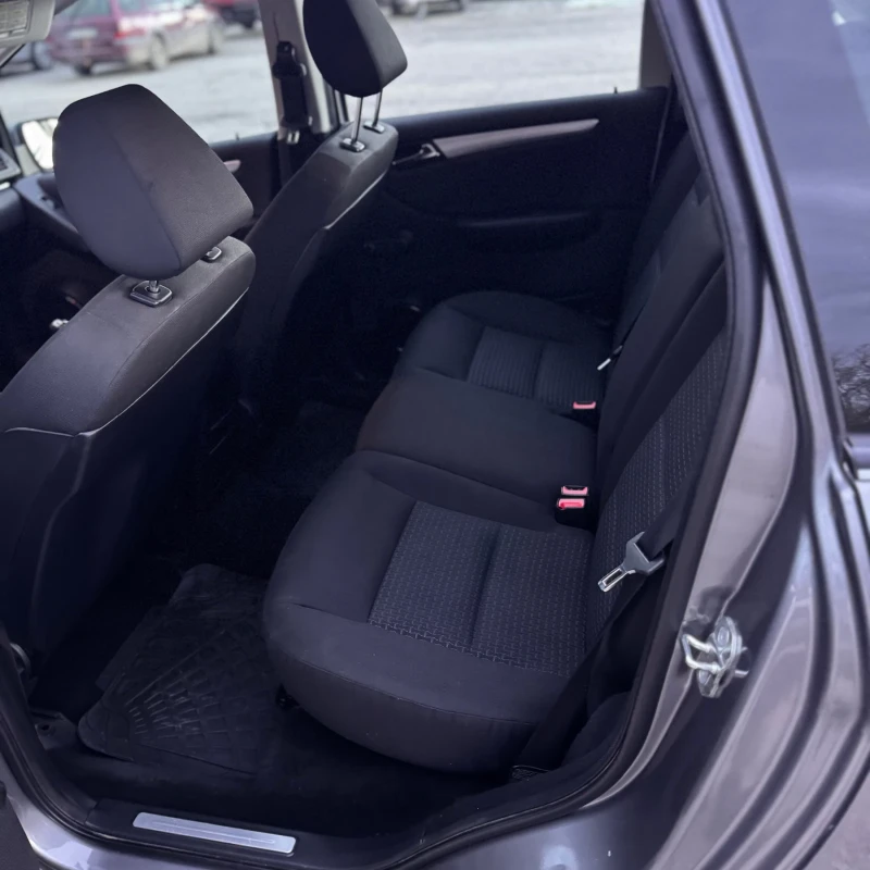 Mercedes-Benz B 180 CDI, снимка 10 - Автомобили и джипове - 52497328