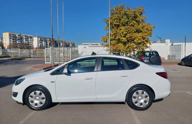 Opel Astra, снимка 3 - Автомобили и джипове - 52595746
