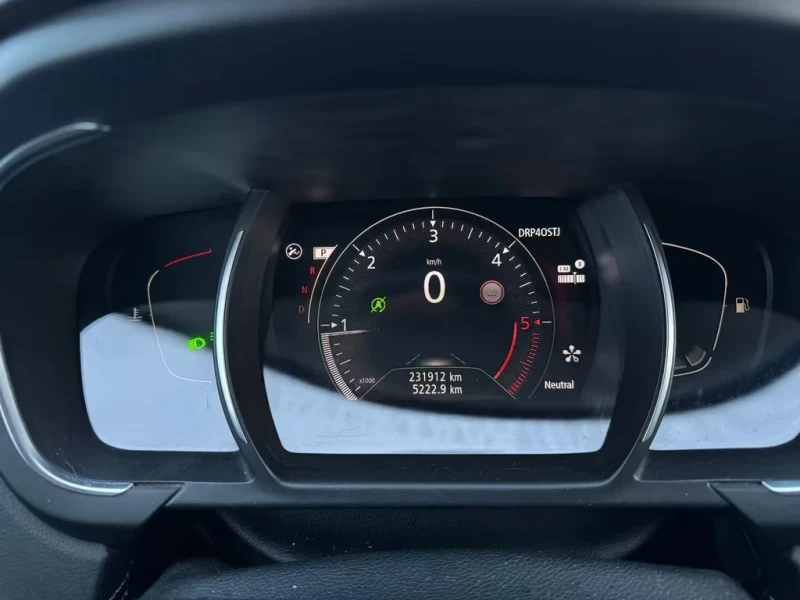 Renault Scenic 1.6dci 160ps Bose Edition, снимка 17 - Автомобили и джипове - 52800194