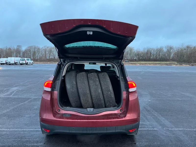 Renault Scenic 1.6dci 160ps Bose Edition, снимка 8 - Автомобили и джипове - 52800194