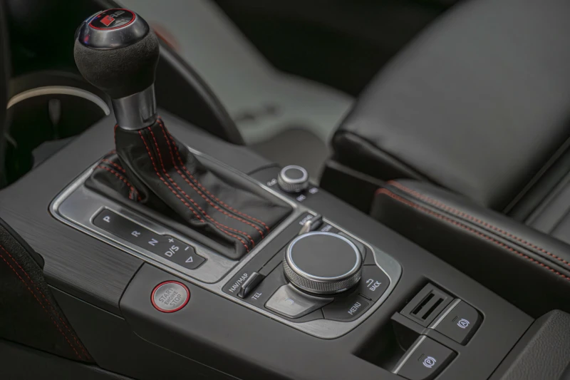 Audi Rs3 2.5TFSI/SportBack/Bang&Olufsen/Камера/Подгрев, снимка 14 - Автомобили и джипове - 53167359