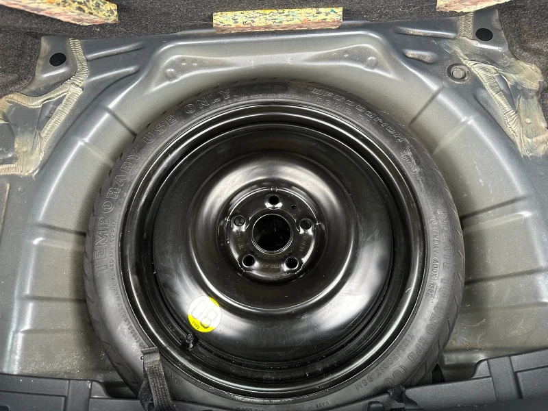 Toyota Auris, снимка 13 - Автомобили и джипове - 53188367