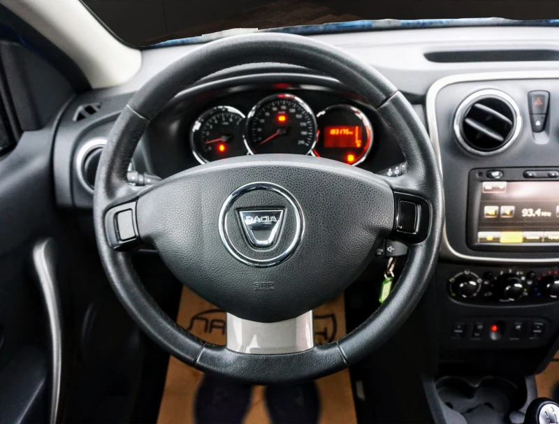 Dacia Sandero 1.5DCI STEPWAY, снимка 9 - Автомобили и джипове - 53235606