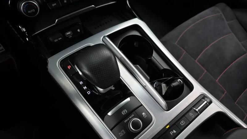 Kia Stinger 3.3 TURBO 4x4 FACE / Пълна сервизна история !!!, снимка 11 - Автомобили и джипове - 53499272