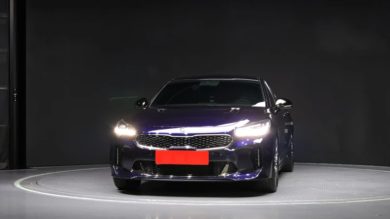 Kia Stinger 3.3 TURBO 4x4 FACE / Пълна сервизна история !!!, снимка 3 - Автомобили и джипове - 53499272