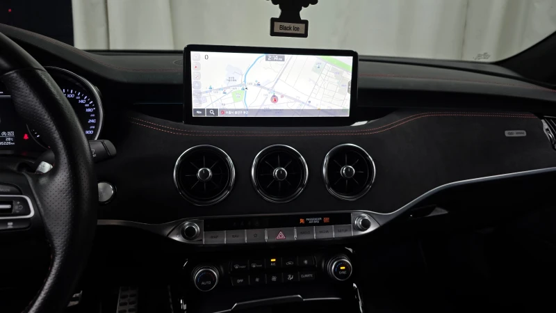 Kia Stinger 3.3 TURBO 4x4 FACE / Пълна сервизна история !!!, снимка 12 - Автомобили и джипове - 53499272