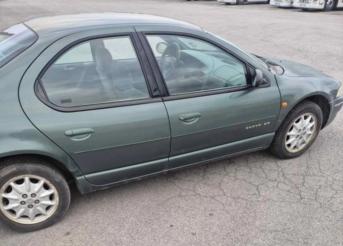 Chrysler Stratus 2.0  | Mobile.bg — изображение 8