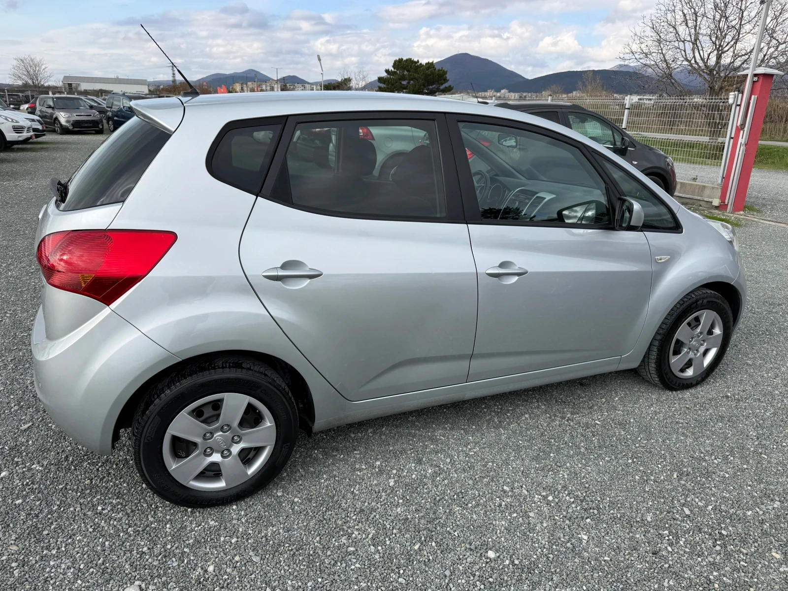 Kia Venga (KATO НОВА) - изображение 5