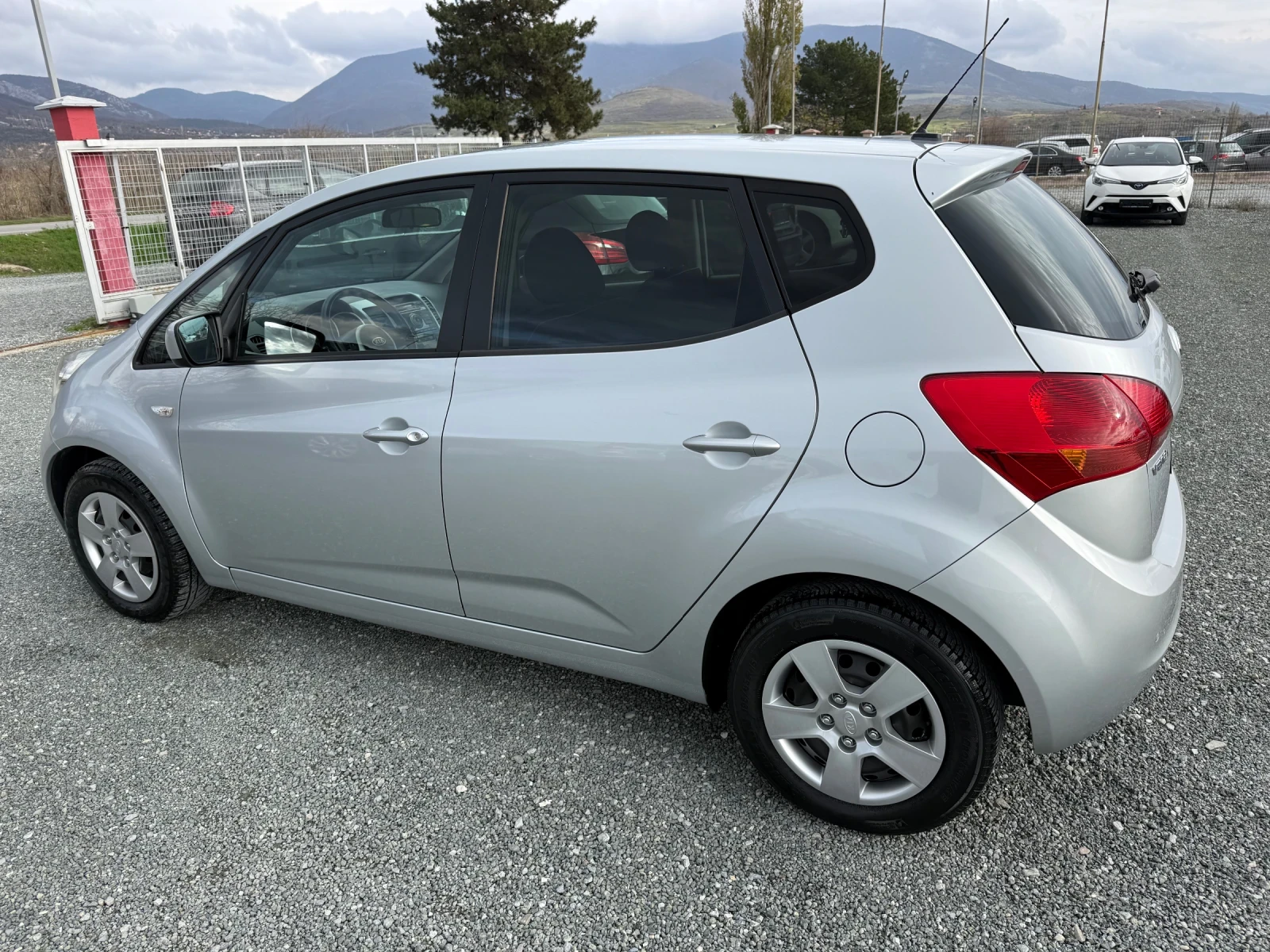 Kia Venga (KATO НОВА) - изображение 9