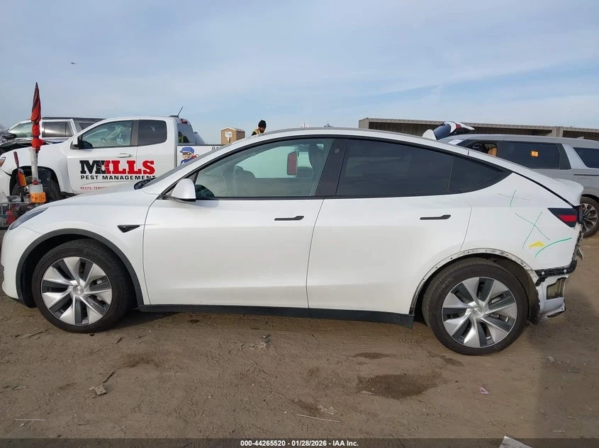 Tesla Model Y LONG RANGE DUAL MOTOR AWD | ЦЕНА ДО БЪЛГАРИЯ | , снимка 13 - Автомобили и джипове - 53845287