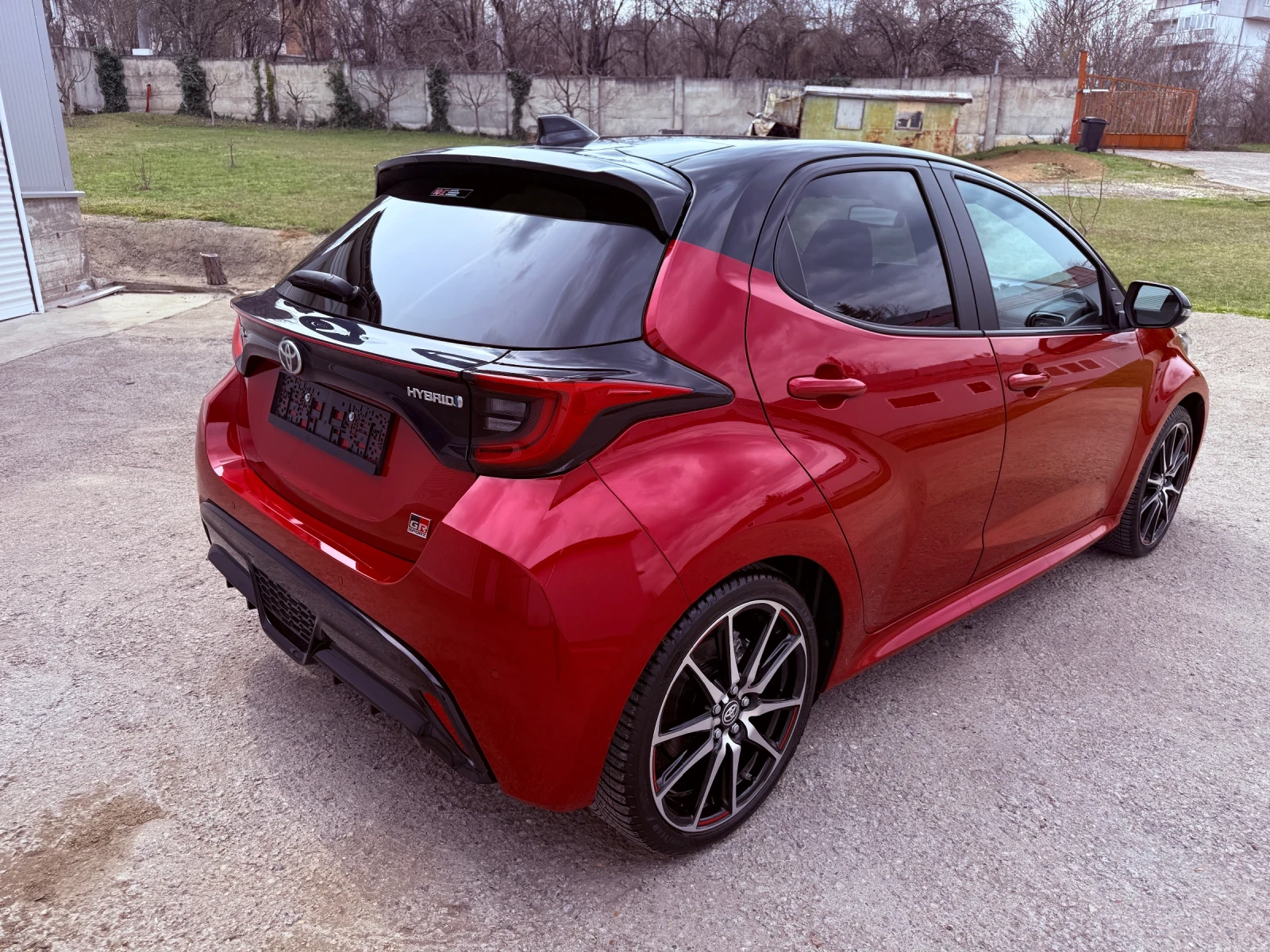 Toyota Yaris Hibrid, GR пакет , снимка 5 - Автомобили и джипове - 53917567