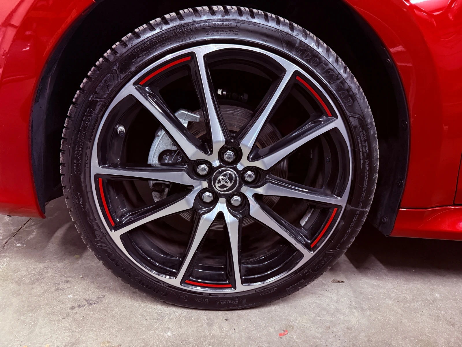 Toyota Yaris Hibrid, GR пакет , снимка 17 - Автомобили и джипове - 53917567