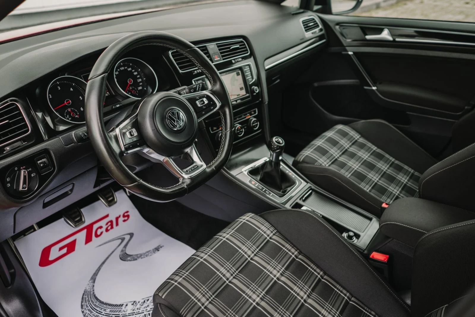 VW Golf GTD PANORAMA, снимка 9 - Автомобили и джипове - 54009787