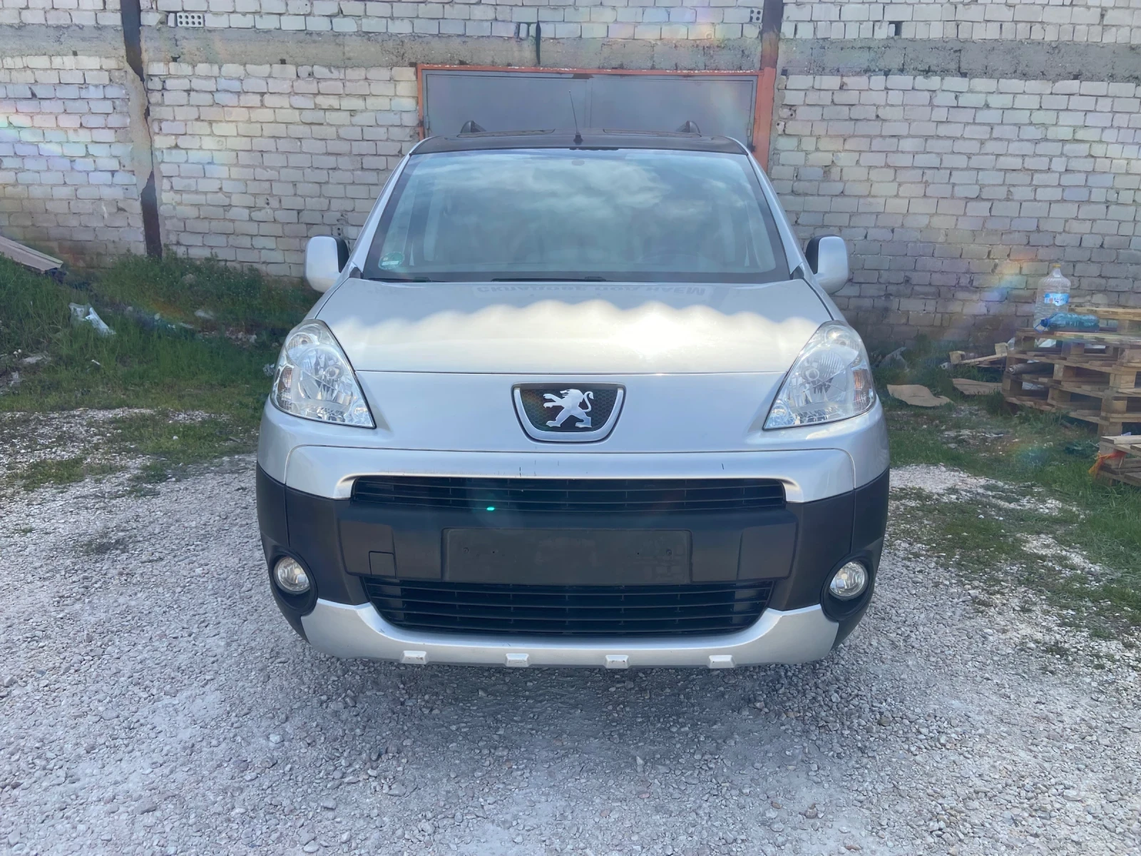 Peugeot Partner Tepee 1.6hdi Panorama, снимка 2 - Автомобили и джипове - 54134908