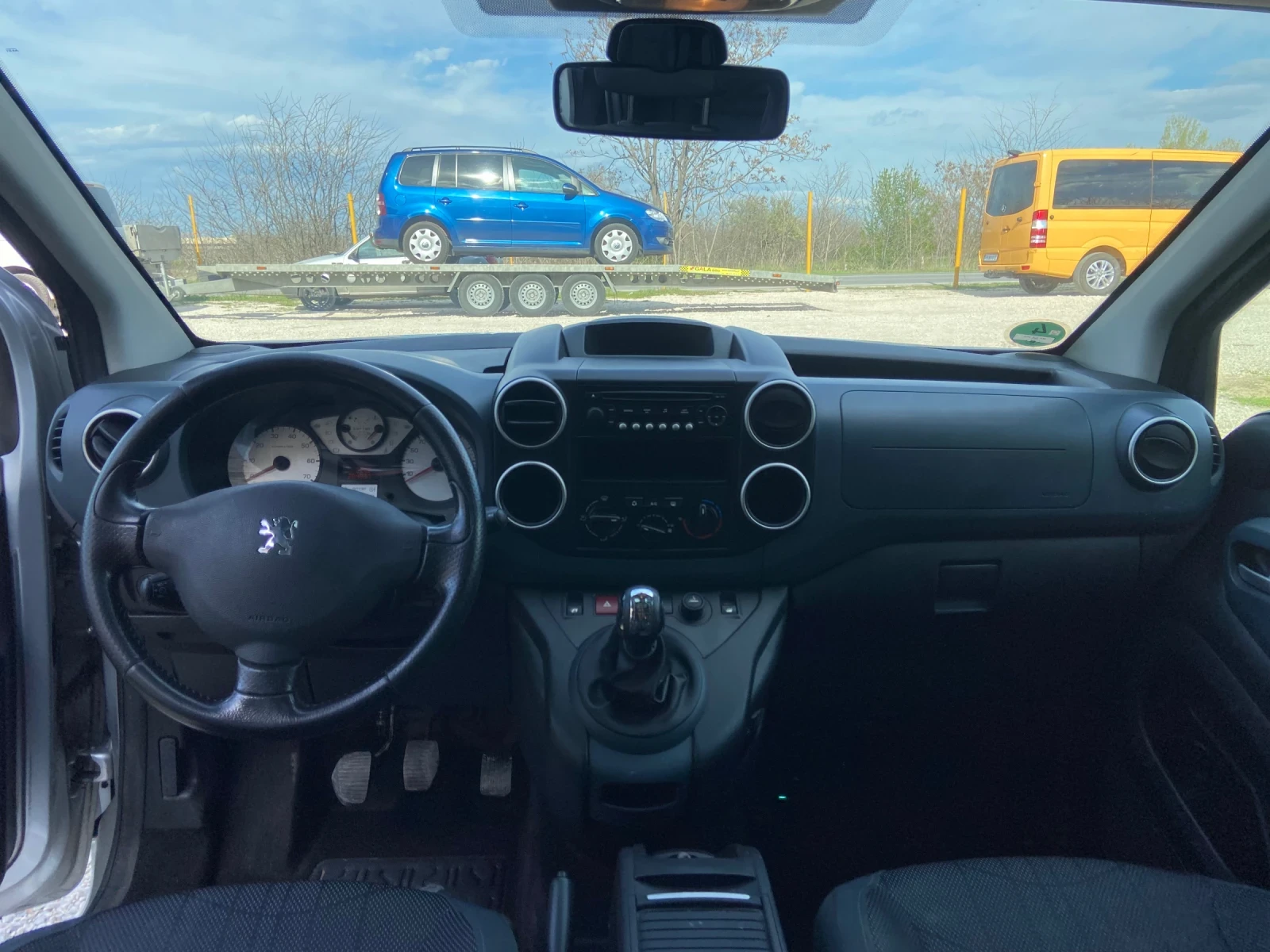 Peugeot Partner Tepee 1.6hdi Panorama, снимка 12 - Автомобили и джипове - 54134908