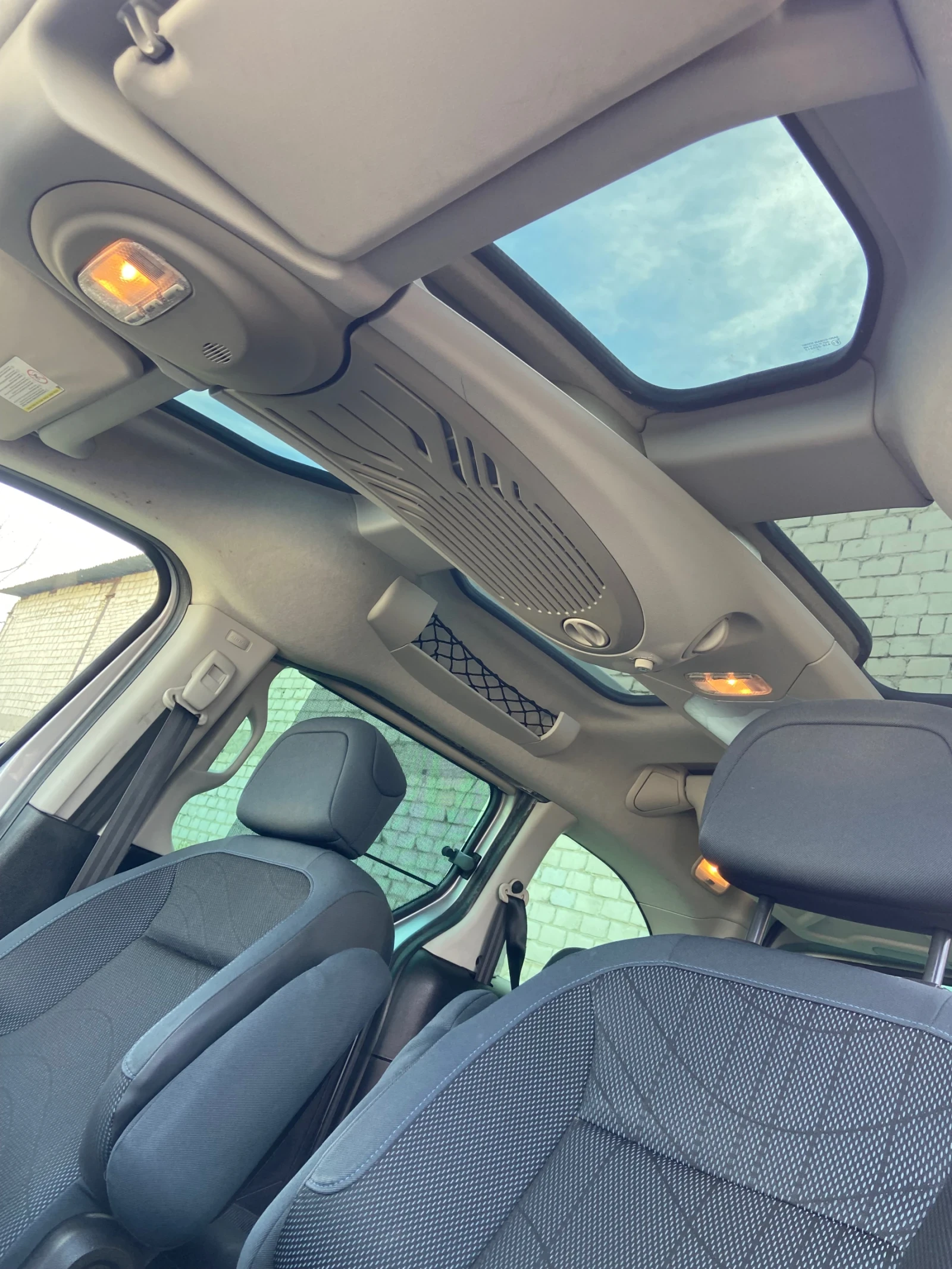 Peugeot Partner Tepee 1.6hdi Panorama, снимка 13 - Автомобили и джипове - 54134908