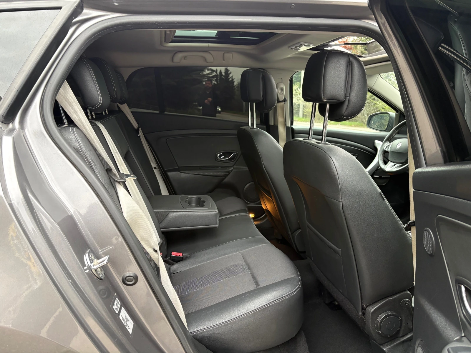 Renault Megane 1.5DCI АВТОМАТ-НАВИ-BOSE-ПАНОРАМА-KEYLESS GO, снимка 11 - Автомобили и джипове - 54561183