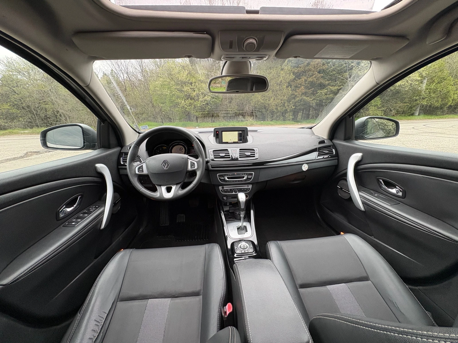 Renault Megane 1.5DCI АВТОМАТ-НАВИ-BOSE-ПАНОРАМА-KEYLESS GO, снимка 9 - Автомобили и джипове - 54561183
