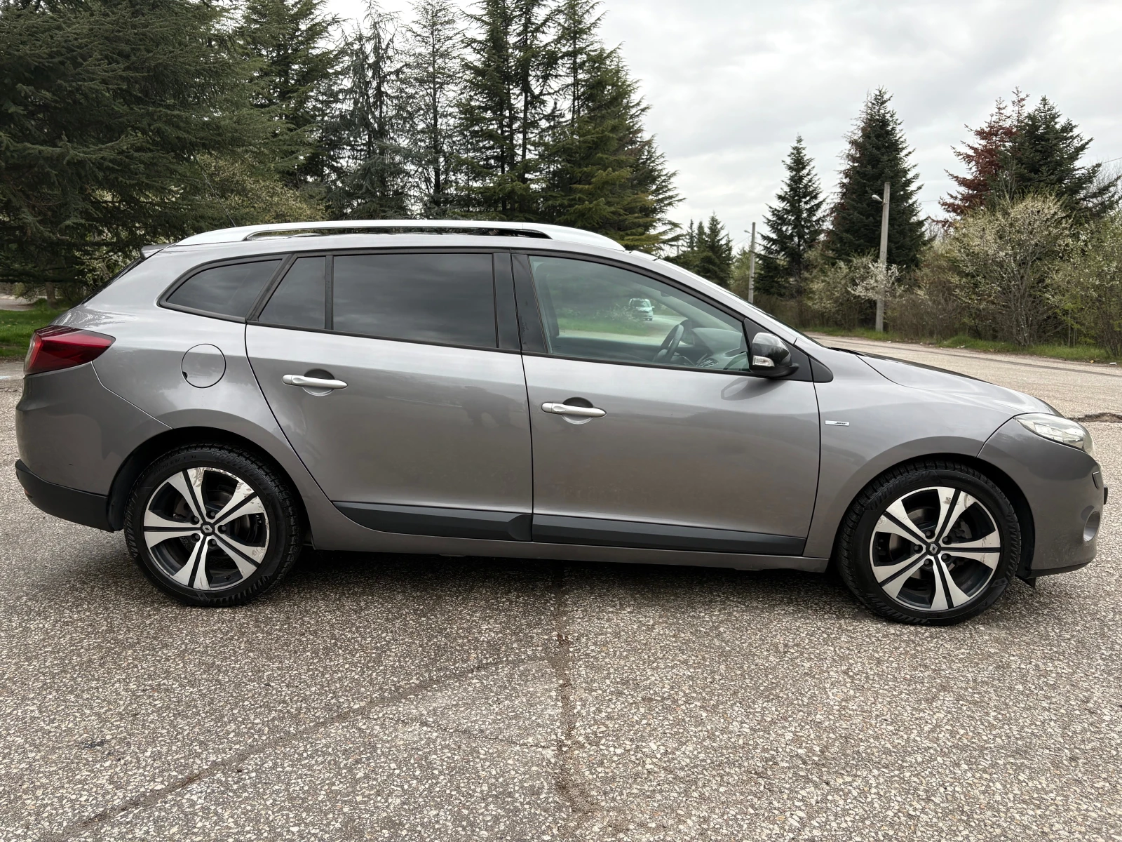 Renault Megane 1.5DCI АВТОМАТ-НАВИ-BOSE-ПАНОРАМА-KEYLESS GO, снимка 5 - Автомобили и джипове - 54561183
