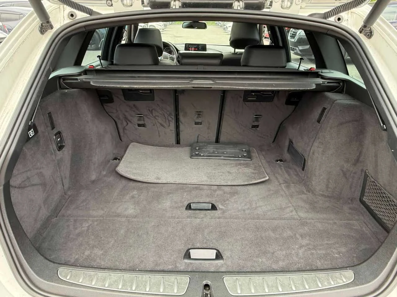 BMW 330 * 330i xDrive * CARFAX * ЦЕНА ДО БГ, снимка 15 - Автомобили и джипове - 54740620