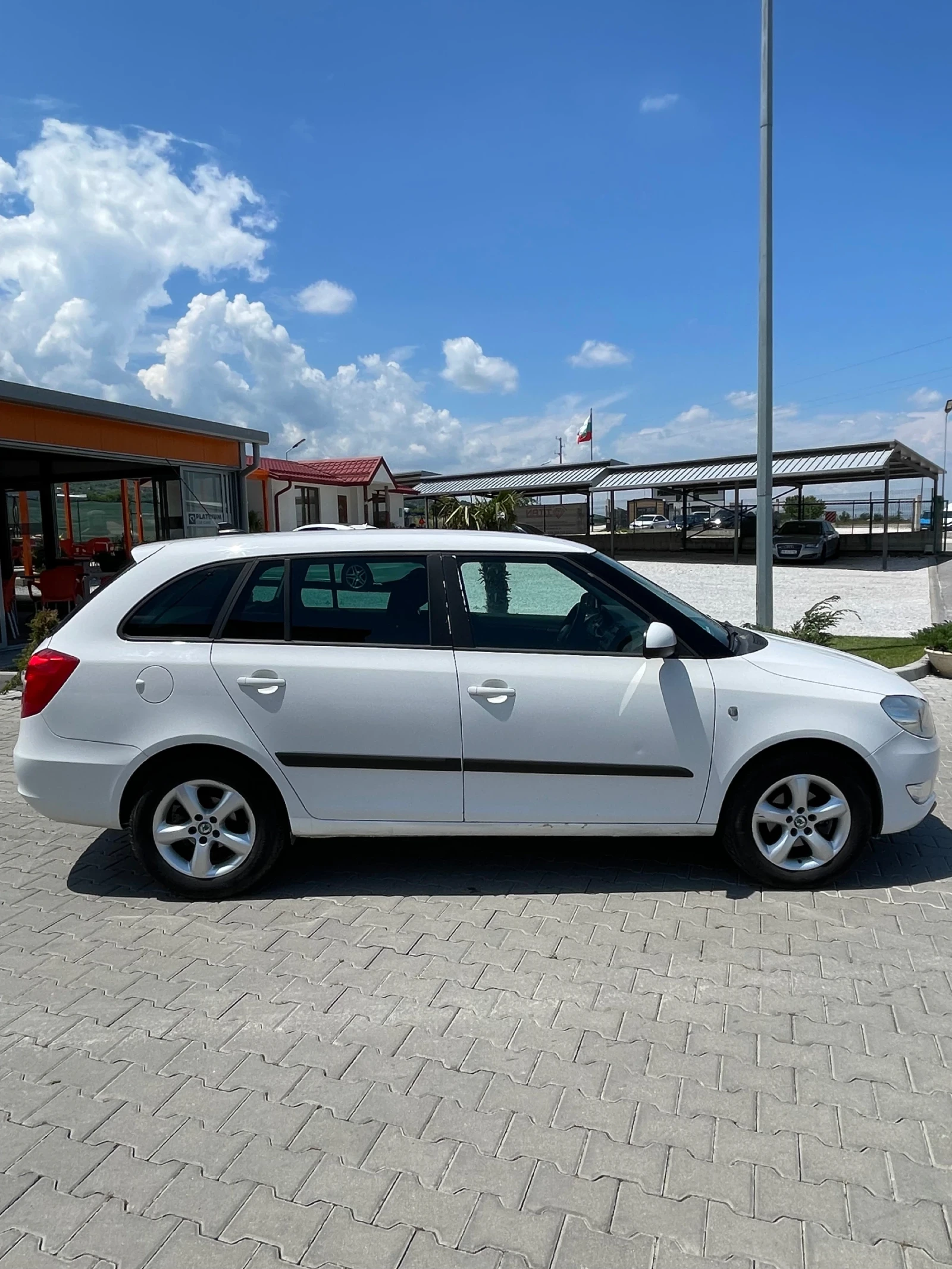 Skoda Fabia 1.2, снимка 5 - Автомобили и джипове - 54987057