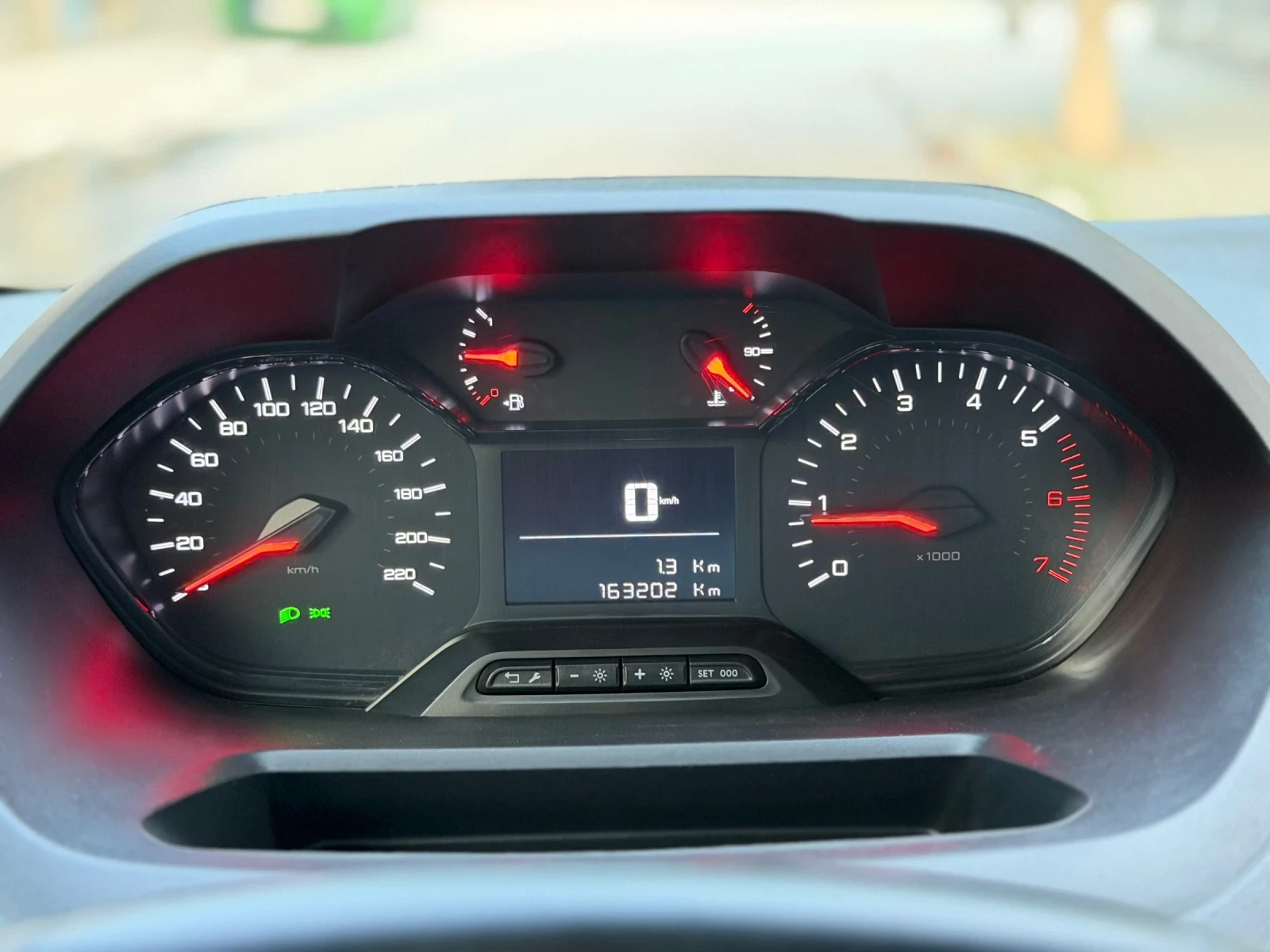 Peugeot Partner 1.5 BlueHDi 102кс. L2 Long 2020г., снимка 14 - Автомобили и джипове - 55003817