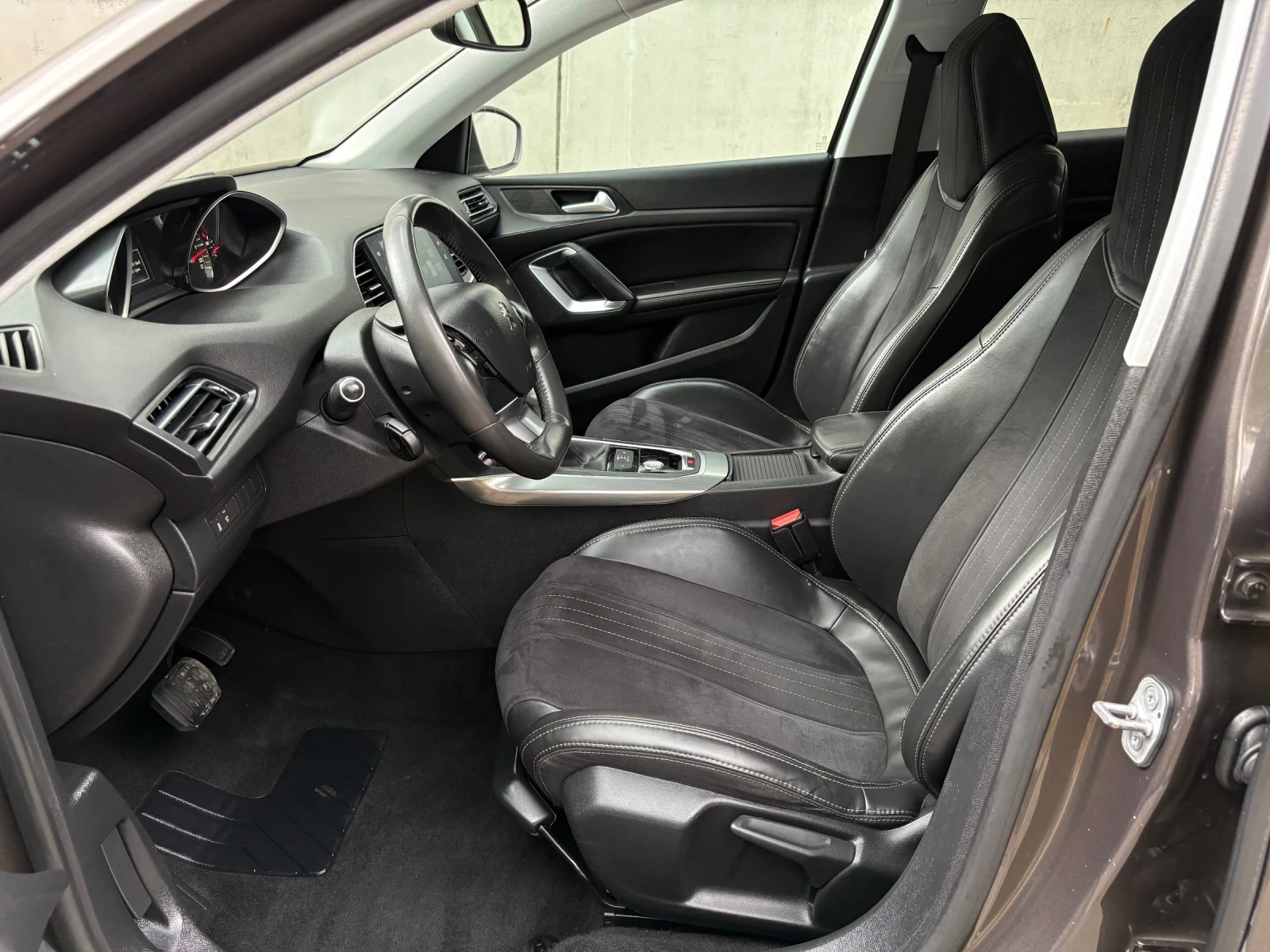 Peugeot 308 1.6HDI 120кс АВТОМАТИК GT LINE, снимка 6 - Автомобили и джипове - 55195485