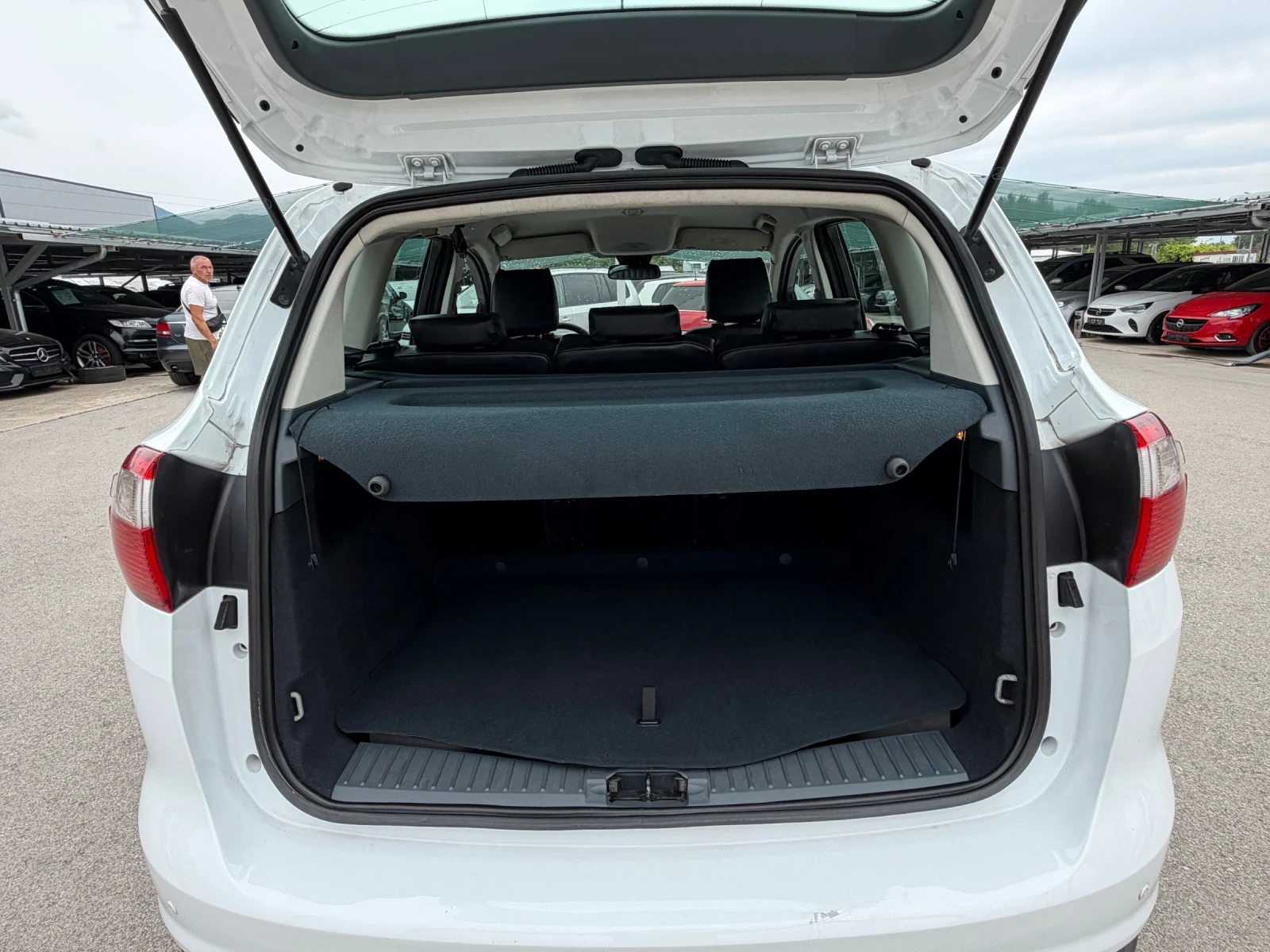 Ford C-max 1.6i ГАЗ БЕНЗИН ИТАЛИЯ, снимка 9 - Автомобили и джипове - 55216283