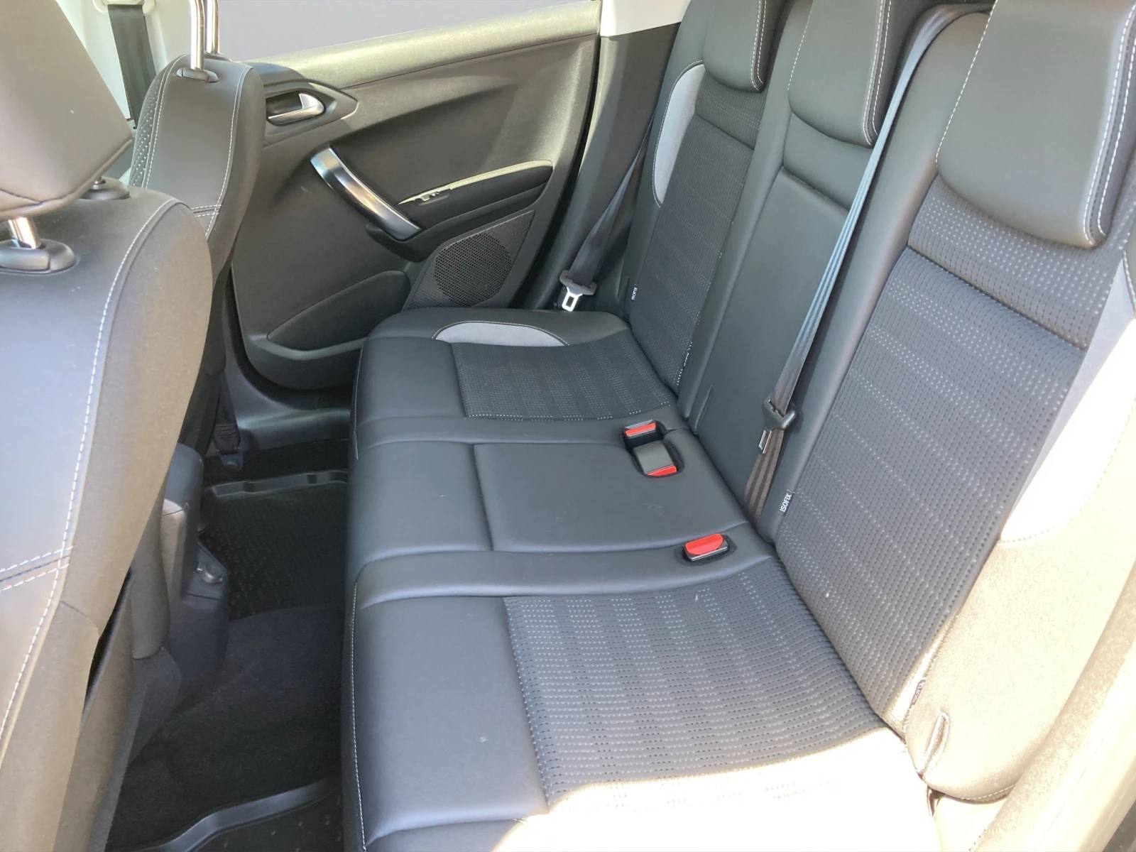 Peugeot 2008 ALLURE 1.2 e-THP 110 EAT6 STT EURO6, снимка 10 - Автомобили и джипове - 55282088