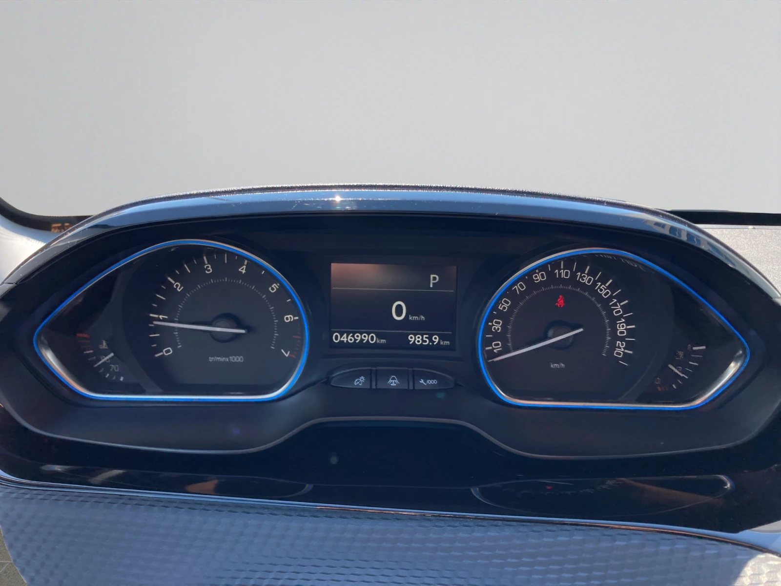 Peugeot 2008 ALLURE 1.2 e-THP 110 EAT6 STT EURO6, снимка 14 - Автомобили и джипове - 55282088