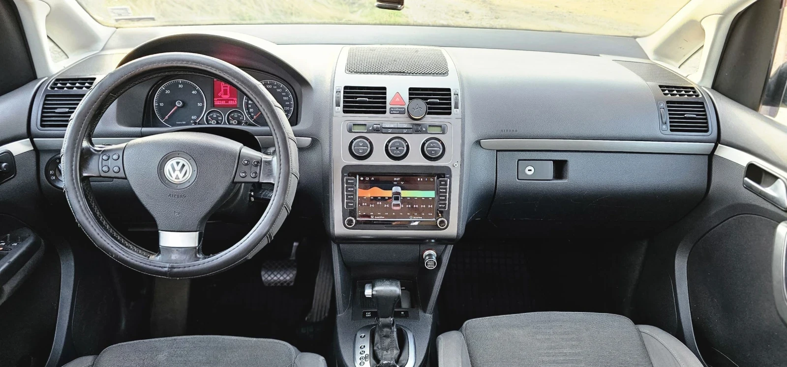 VW Touran Hi-line BMM , снимка 6 - Автомобили и джипове - 55344841