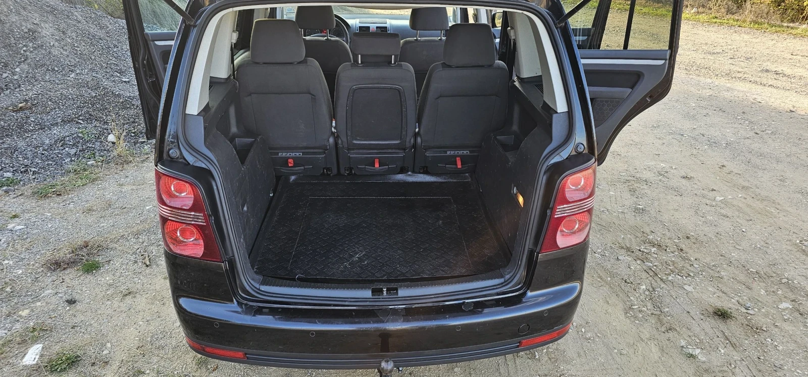 VW Touran Hi-line BMM , снимка 7 - Автомобили и джипове - 55344841