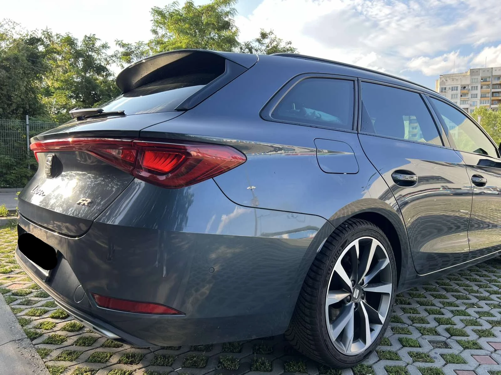 Seat Leon Sportstourer FR, снимка 5 - Автомобили и джипове - 55530559