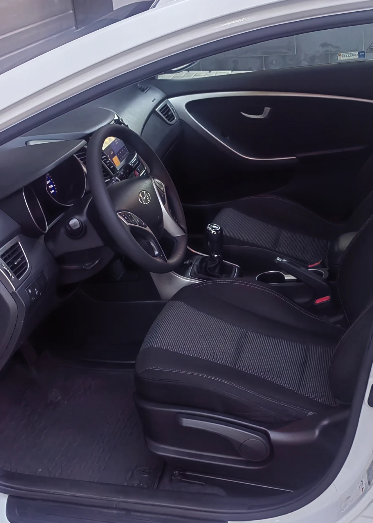 Hyundai I30 1.6 бензин/Газ , снимка 14 - Автомобили и джипове - 55683513